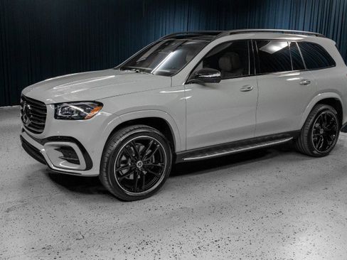 New 2026 Mercedes-Benz GLS 450 4MATIC image 1