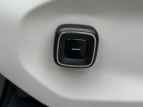 New 2025 Volvo EX90 Plus image 31