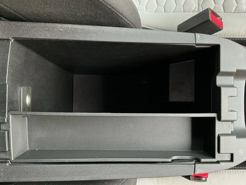 Used 2020 Chevrolet Equinox LS w/ LPO, Floor Liner Package FWD image 27