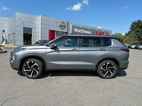 Used 2022 Mitsubishi Outlander SE AWD/4WD image 2