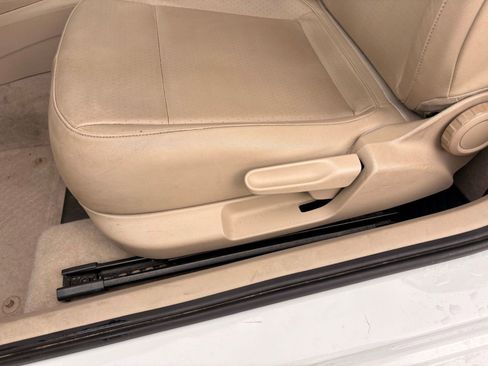 Used 2015 Volkswagen Beetle TDI image 14