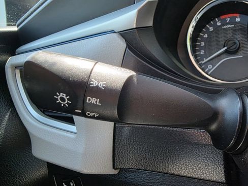 Used 2016 Toyota Corolla LE FWD image 30
