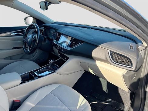 Used 2019 Buick Regal Preferred w/ Sights and Sounds Package image 29