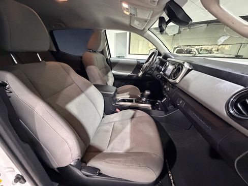 Used 2019 Toyota Tacoma SR5 image 41