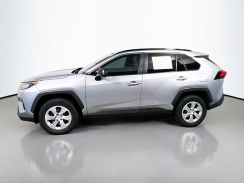 Used 2021 Toyota RAV4 LE image 9