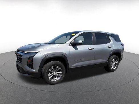 Used 2025 Chevrolet Equinox LT FWD image 8