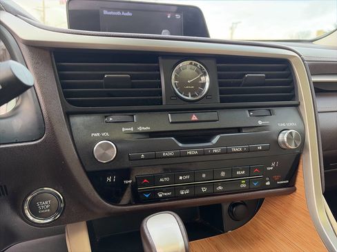 Used 2019 Lexus RX 350L Premium w/ Premium Package image 35