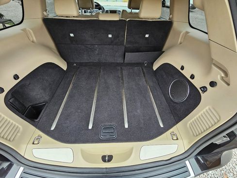 Used 2016 Jeep Grand Cherokee Limited w/ Luxury Group II image 24