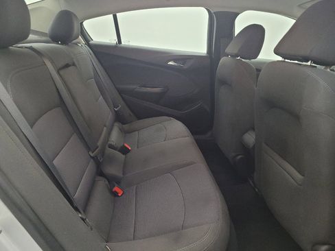 Used 2018 Chevrolet Cruze LT w/ Convenience Package FWD image 19