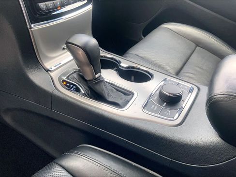 Used 2020 Jeep Grand Cherokee Overland image 18