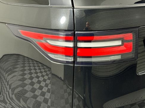 Used 2017 Land Rover Discovery HSE Luxury image 36