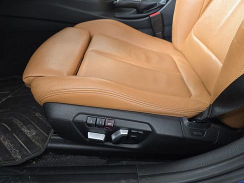 Used 2018 BMW 330i xDrive Sedan w/ M Sport Package image 31