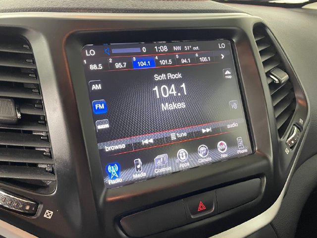 Used 2017 Jeep Cherokee Trailhawk w/ Comfort/Convenience Group AWD/4WD image 7