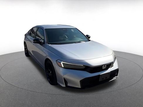 Used 2025 Honda Civic Sport image 3