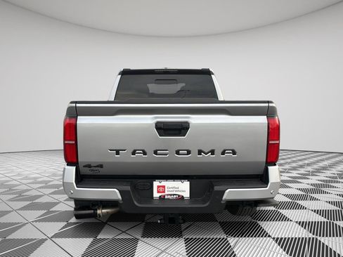 Used 2025 Toyota Tacoma SR5 image 11