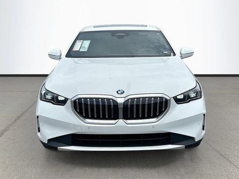 Used 2026 BMW 530i RWD image 2