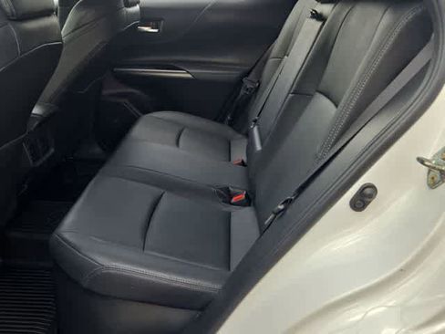 Used 2024 Toyota Venza XLE AWD/4WD image 19