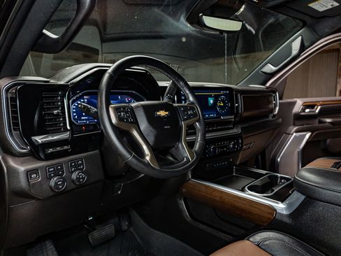 Used 2024 Chevrolet Silverado 3500 High Country w/ High Country Premium Package image 17