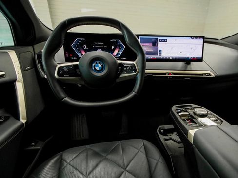 Used 2024 BMW iX xDrive50 w/ Premium Package AWD/4WD image 16