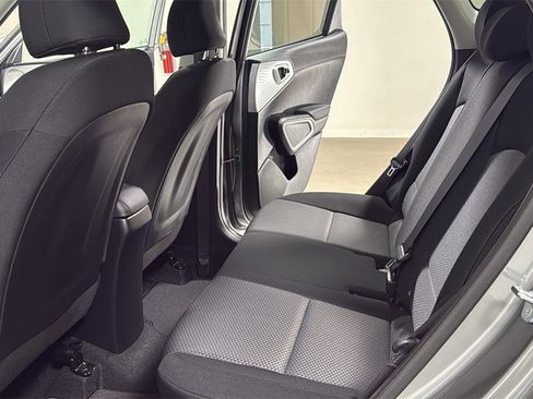Used 2025 Kia Soul LX w/ LX Technology Package image 15