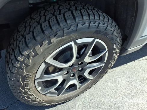 Used 2025 Jeep Compass Trailhawk AWD/4WD image 6