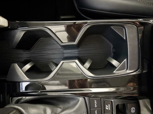 Used 2025 Toyota Camry XLE FWD image 15