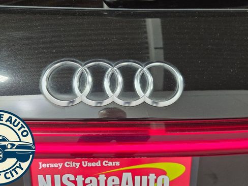 Used 2021 Audi e-tron Premium w/ Convenience Plus Package AWD/4WD image 31