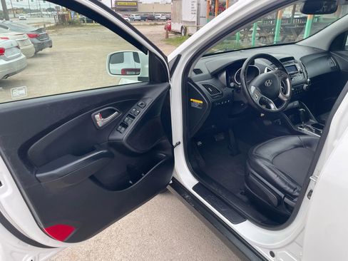 Used 2013 Hyundai Tucson GLS image 11