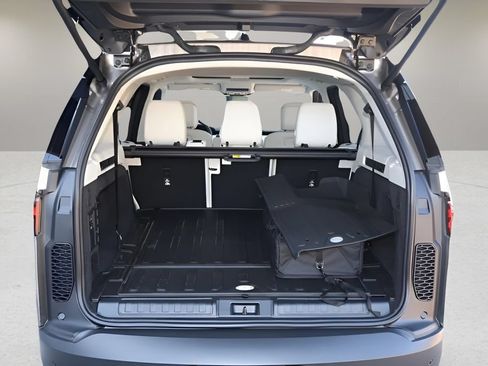 New 2026 Land Rover Discovery S AWD/4WD image 15