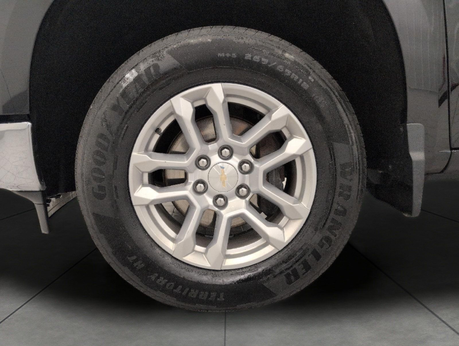 Used 2024 Chevrolet Silverado 1500 LT AWD/4WD image 3