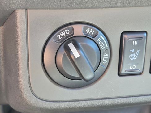 Used 2014 Nissan Xterra PRO-4X AWD/4WD image 27