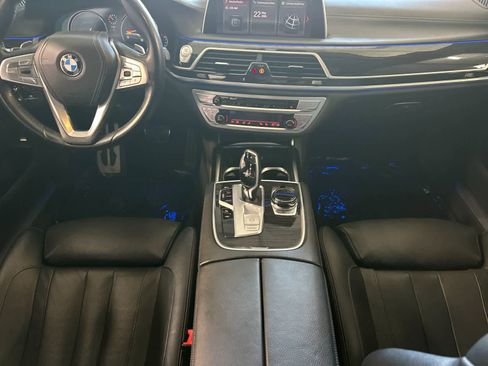 Used 2019 BMW 740i w/ Executive Package RWD image 4