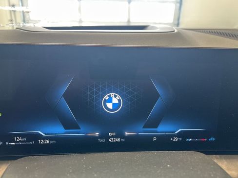Used 2023 BMW X7 xDrive40i w/ Parking Assistance Package image 13