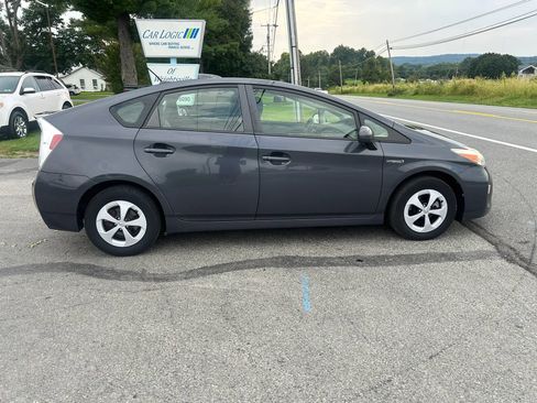 Used 2013 Toyota Prius Four FWD image 8