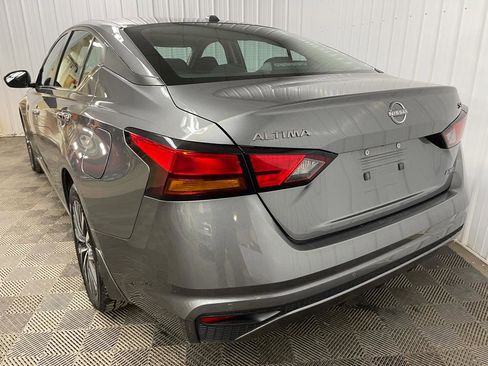 Used 2024 Nissan Altima 2.5 SV image 5