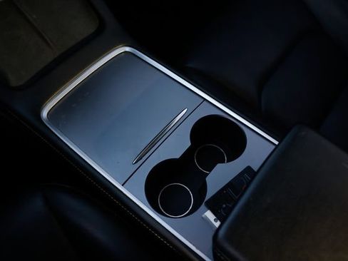 Used 2022 Tesla Model 3 Standard Range image 42