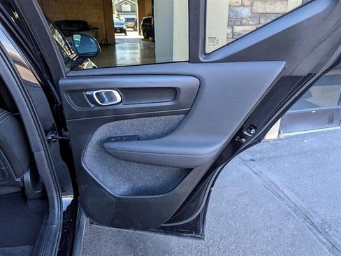 Used 2023 Volvo XC40 Recharge Ultimate image 25