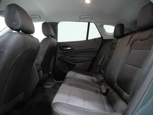 Used 2025 Chevrolet Trax LT FWD image 23