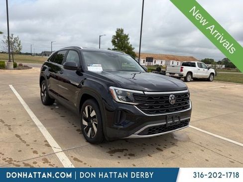 Used 2024 Volkswagen Atlas Cross Sport SE AWD/4WD image 2