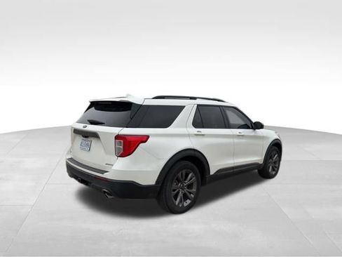 Used 2021 Ford Explorer XLT w/ Equipment Group 202A AWD/4WD image 3