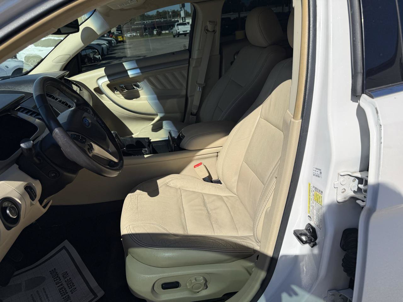 Used 2015 Ford Taurus SEL w/ Equipment Group 201A FWD image 9