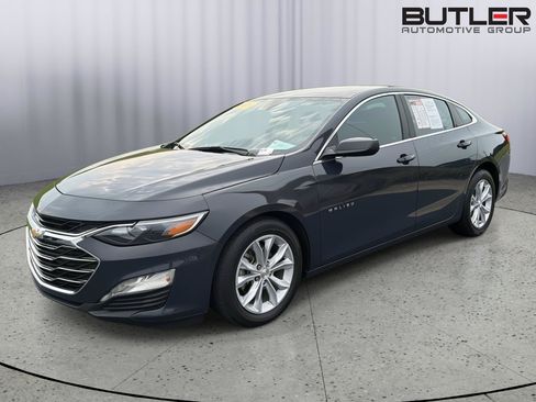 Used 2025 Chevrolet Malibu LT FWD image 2