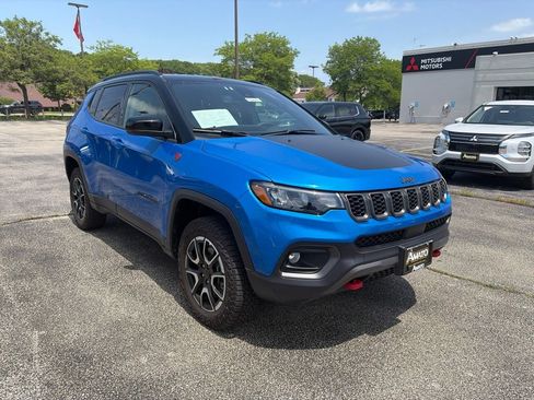 Used 2025 Jeep Compass Trailhawk AWD/4WD image 8