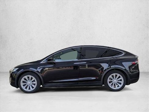 Used 2018 Tesla Model X 75D image 10