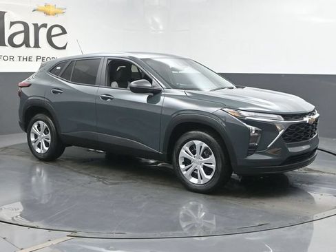 New 2026 Chevrolet Trax LS FWD image 6