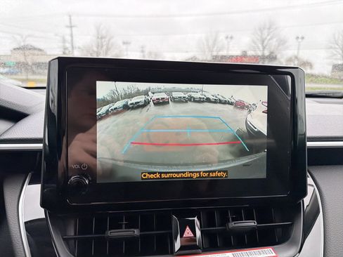 Used 2024 Toyota Corolla Cross LE image 19