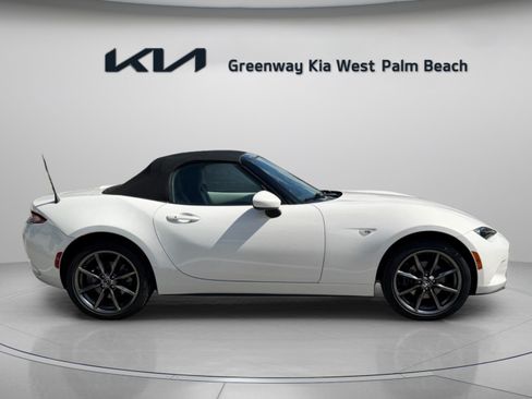 Used 2016 MAZDA MX-5 Miata Grand Touring RWD image 8