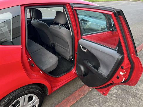 Used 2011 Honda Fit image 9