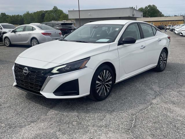 Used 2025 Nissan Altima 2.5 SV FWD image 6