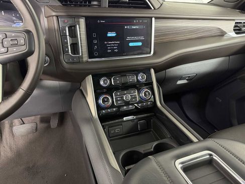 Used 2023 GMC Yukon Denali AWD/4WD image 30